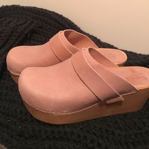 Sanita wooden clogs